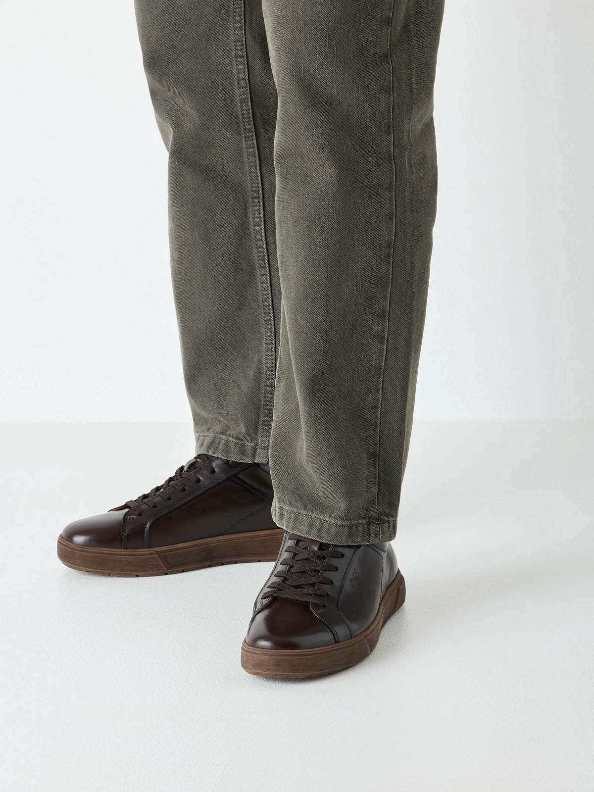 DARK BROWN