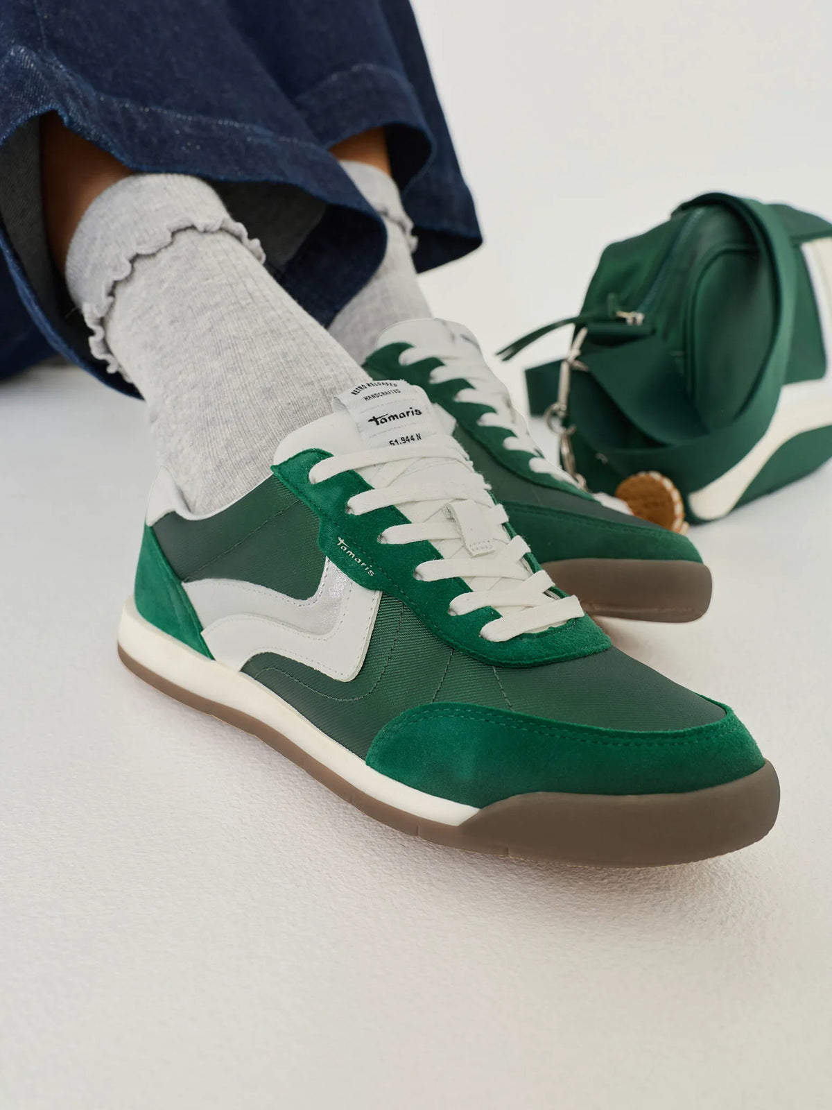GREEN