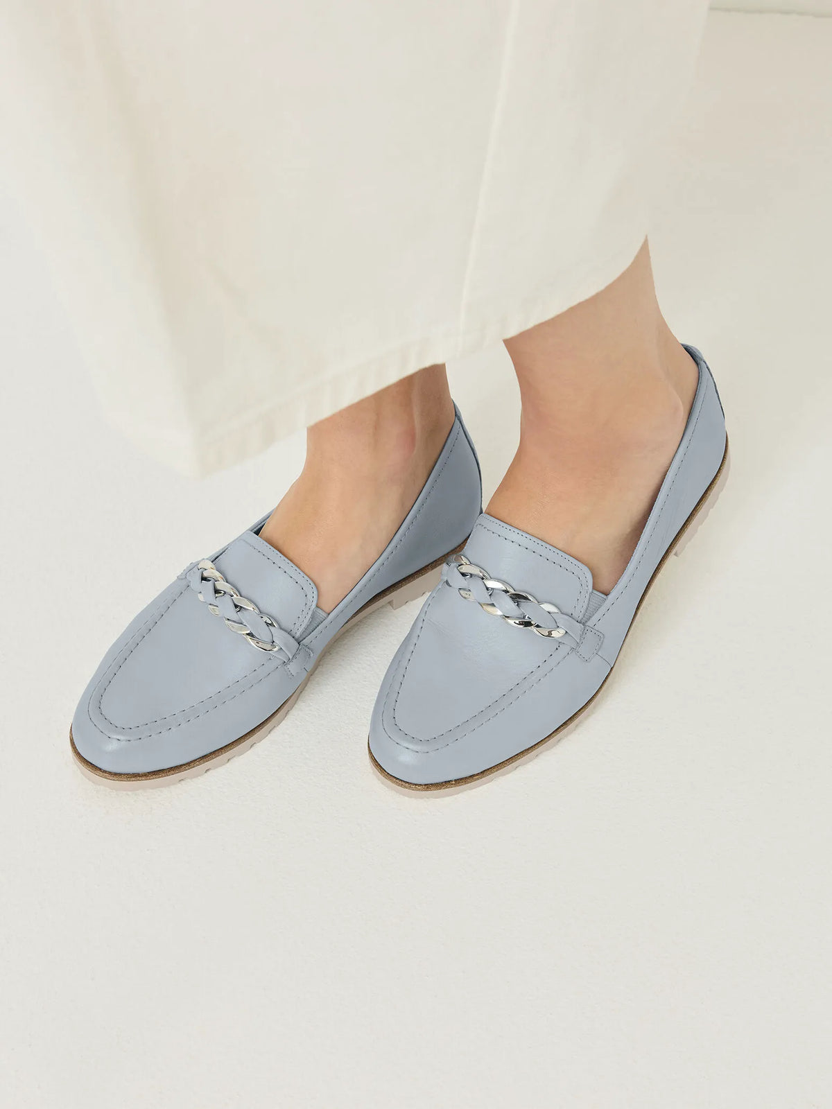 LIGHT BLUE LEA
