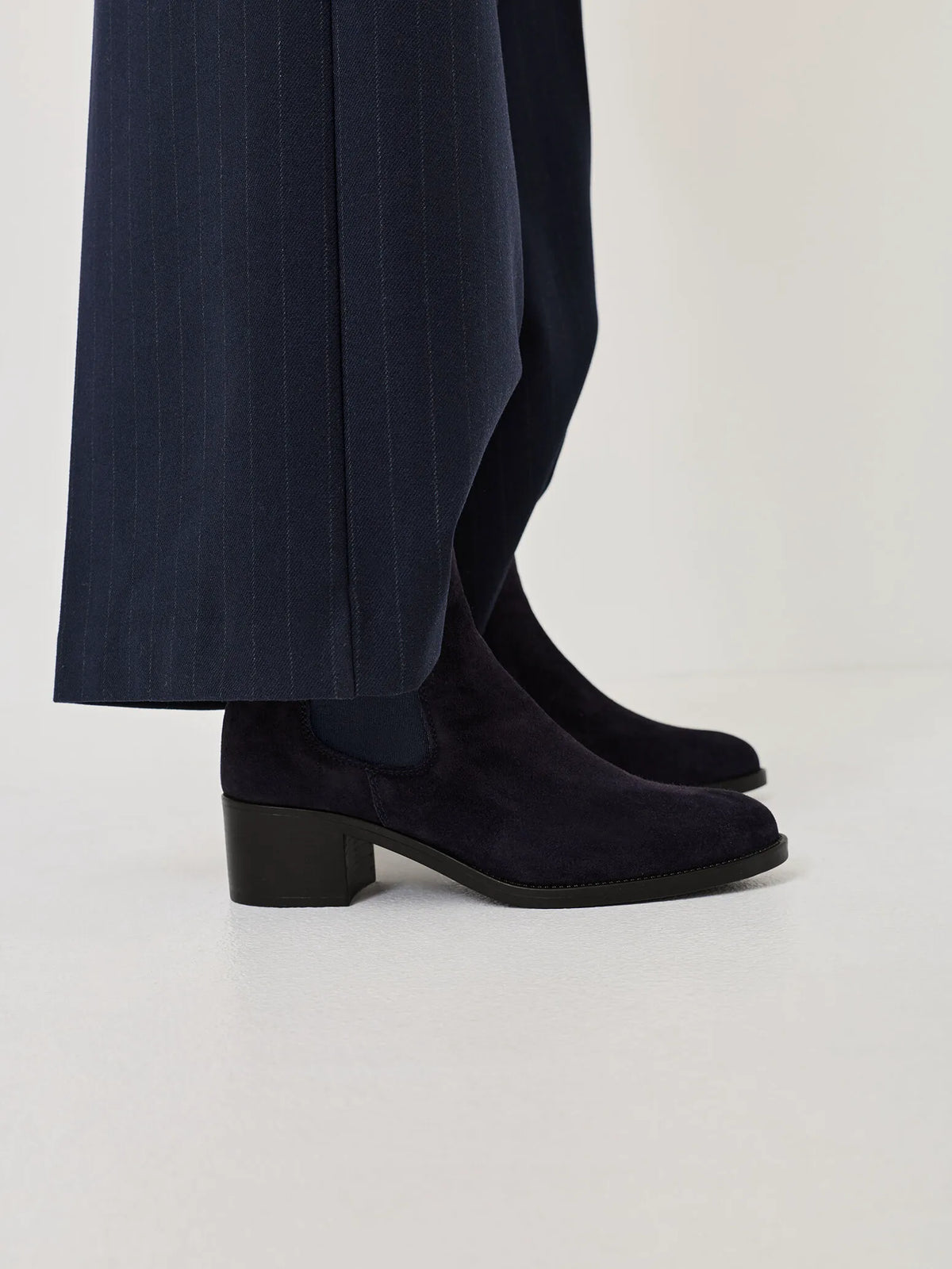 NAVY SUEDE