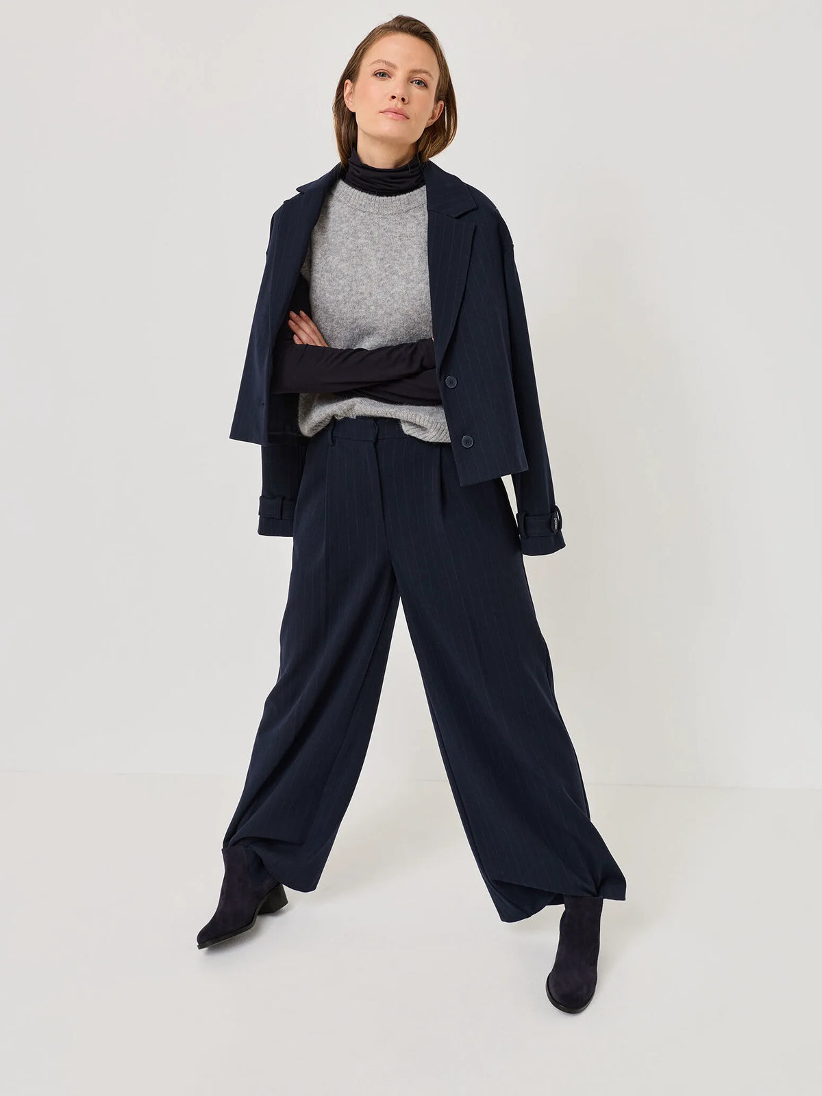 NAVY SUEDE