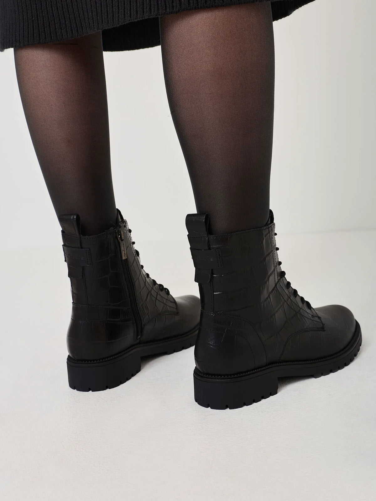 BLACK CROCO