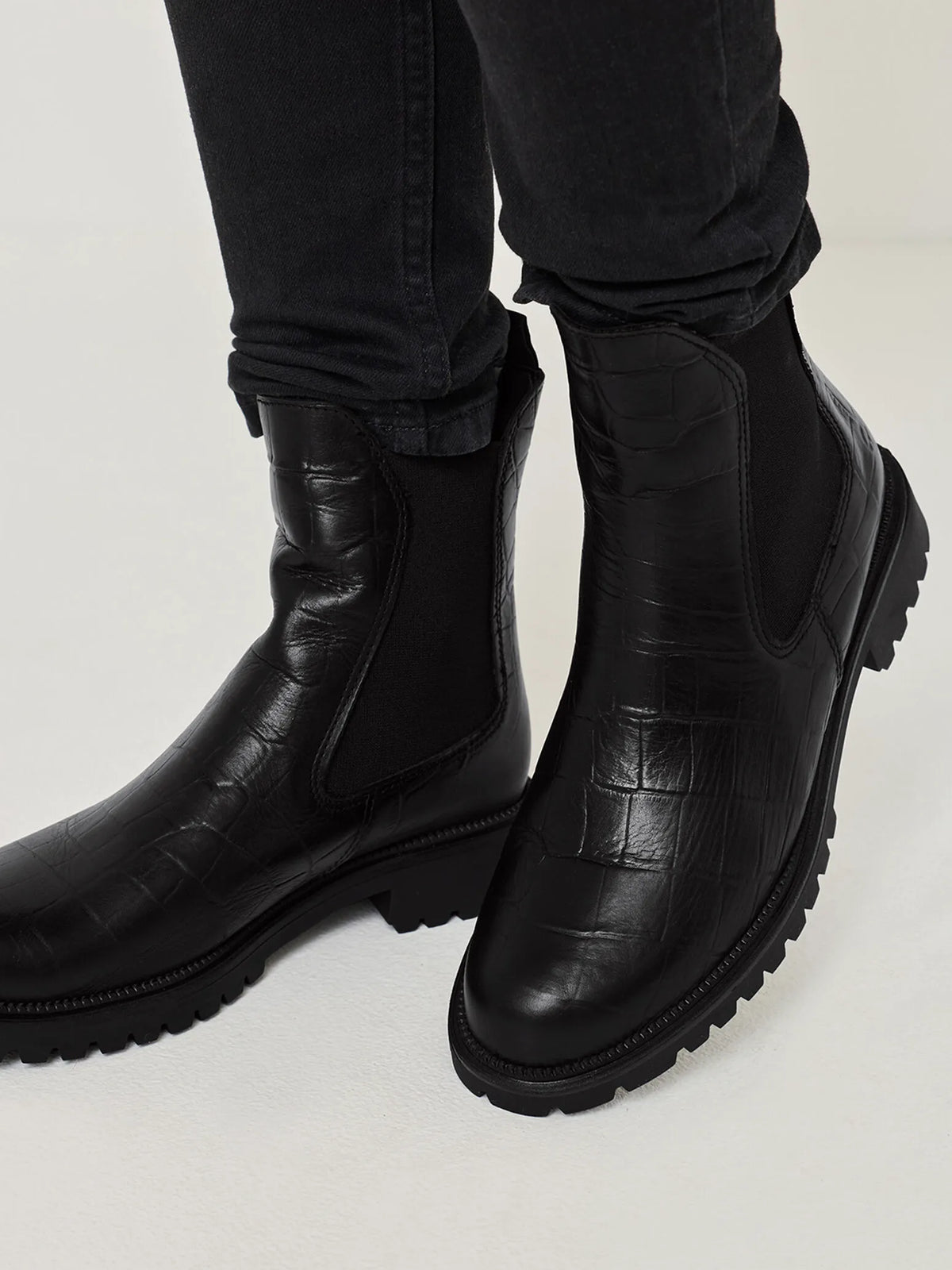 BLACK CROCO
