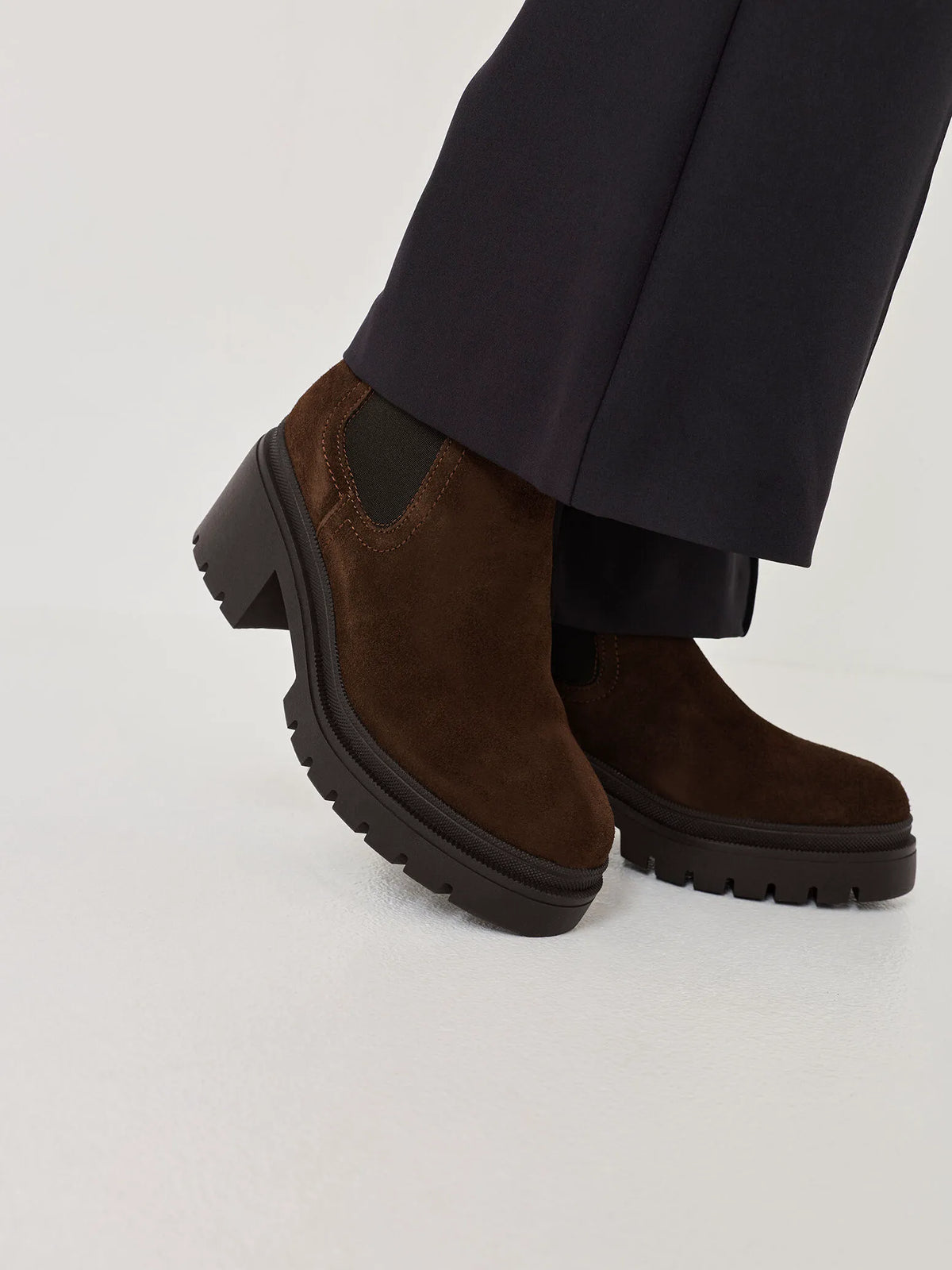MOCCA SUEDE