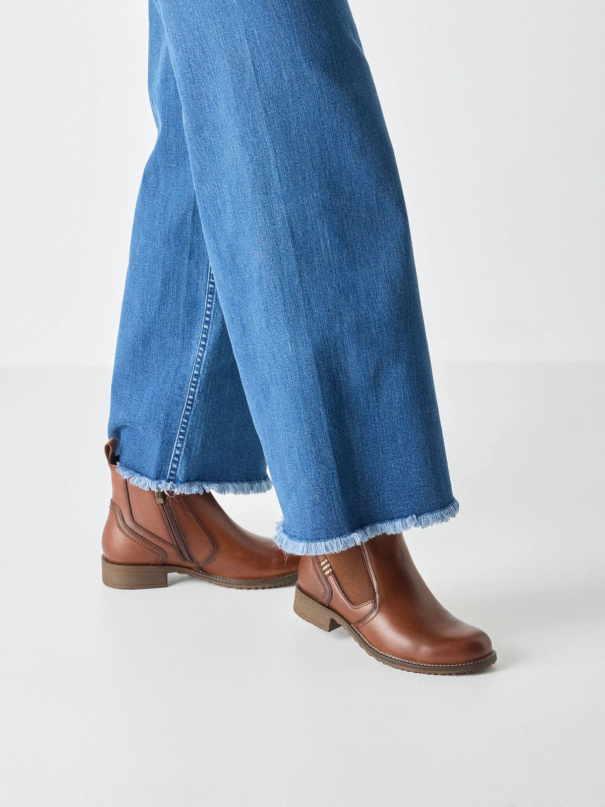 COGNAC LEATHER