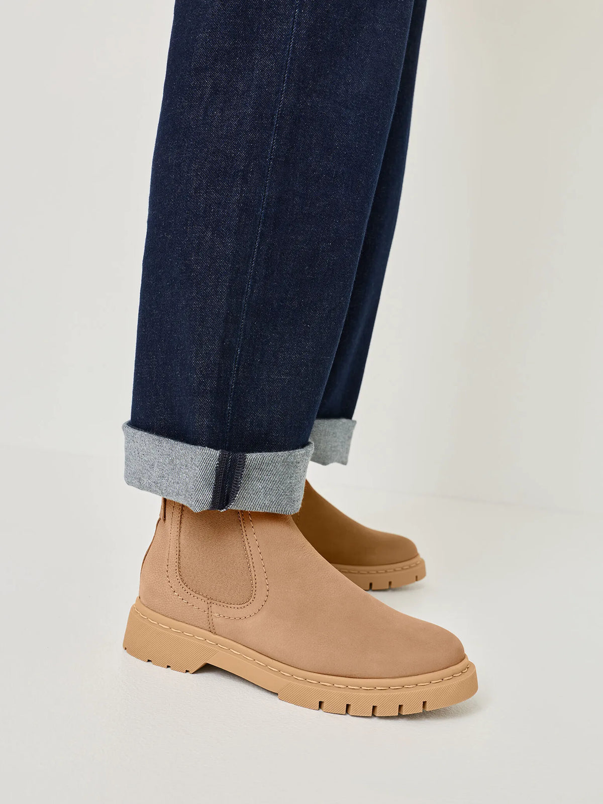 BEIGE NUBUC