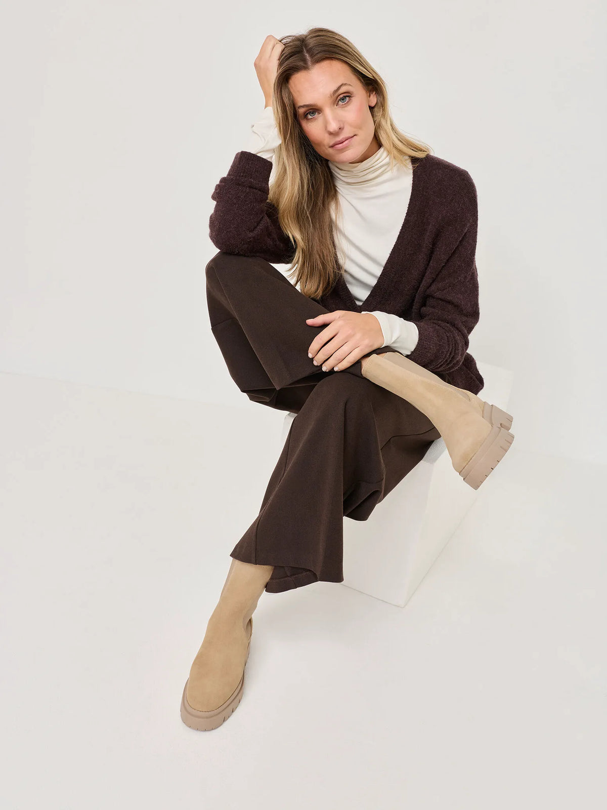 BEIGE SUEDE