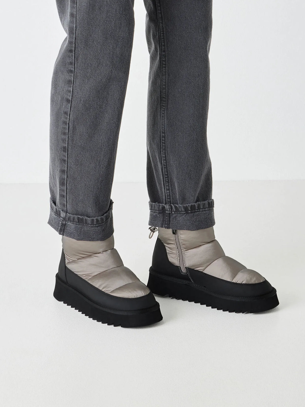 BLACK/PEWTER
