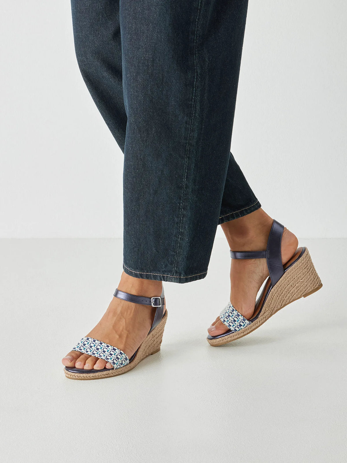 BLUE COMB