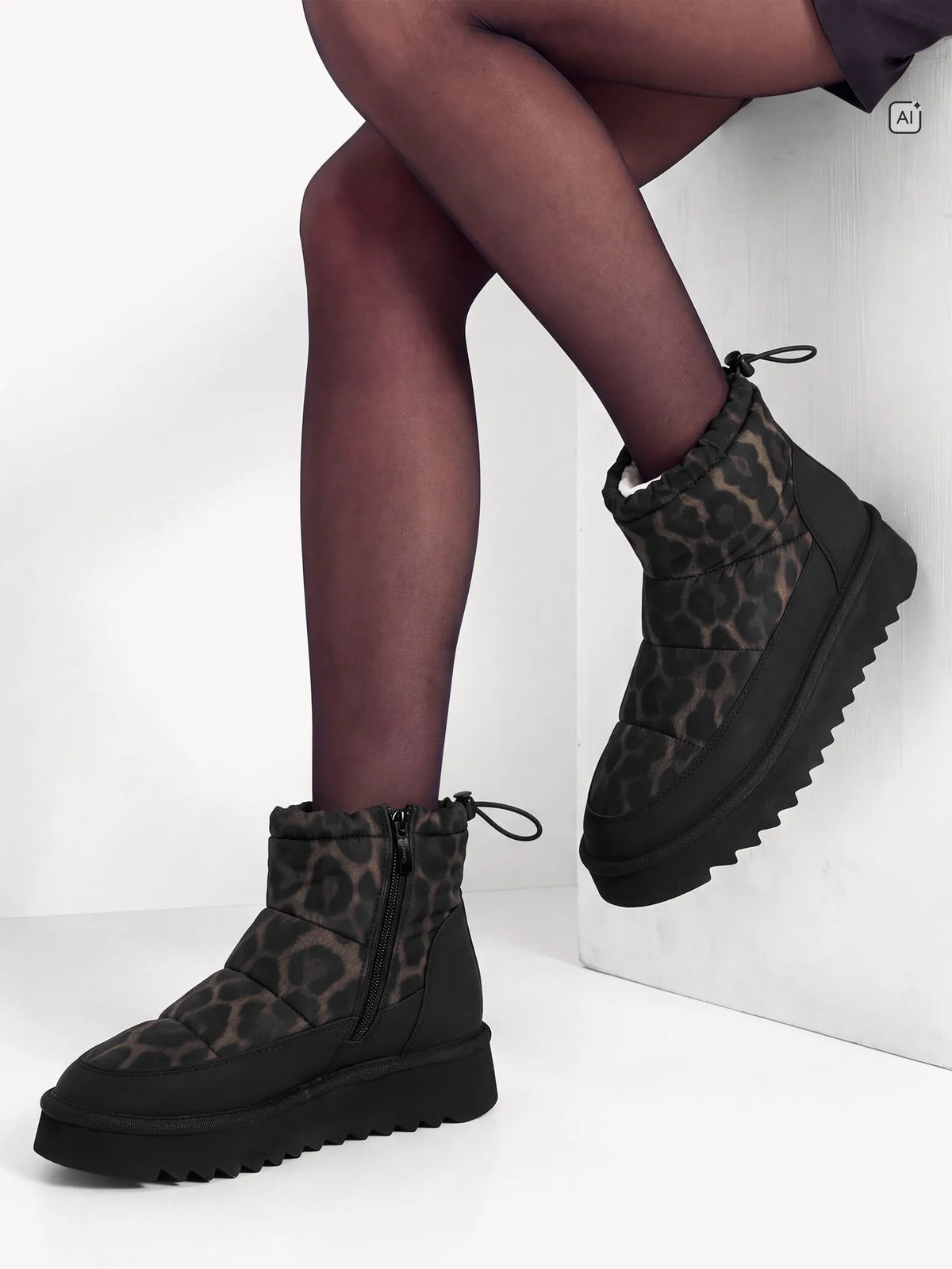 BLACK/LEOPARD