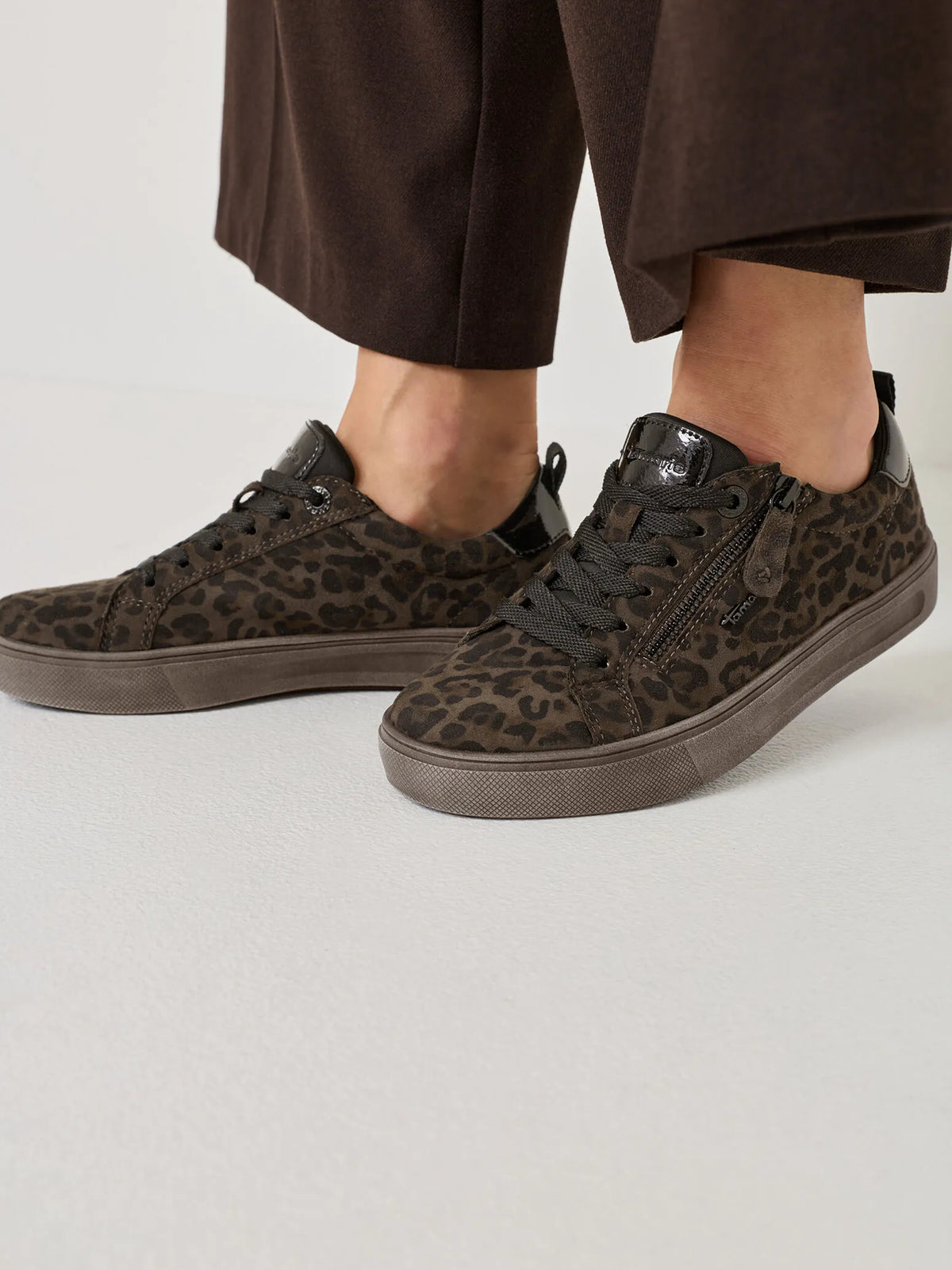 DARK LEOPARD