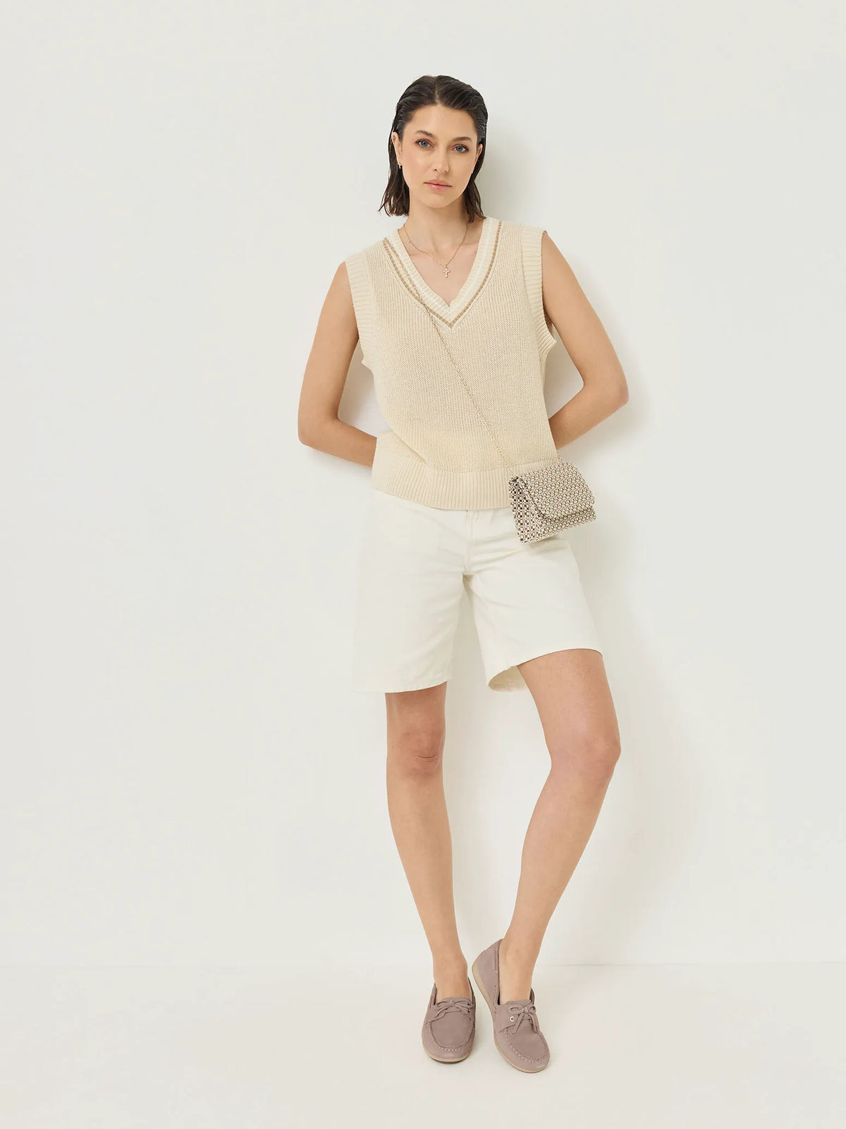 beige