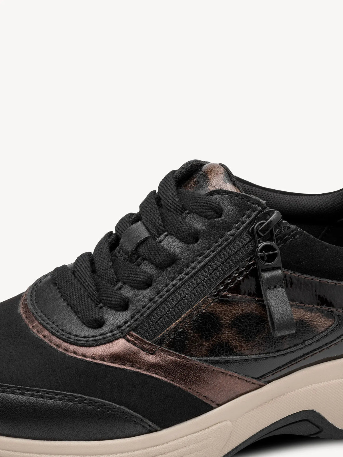 BLACK/LEO