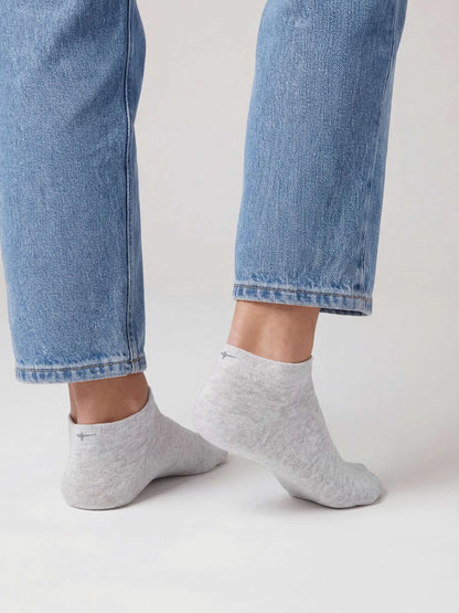 grey mel.